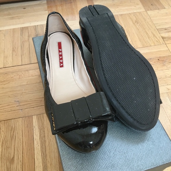 Authentic Prada flats - Picture 1 of 1